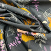 100% coton Fleur feuille d'automne toile araignée fond gris foncé noir